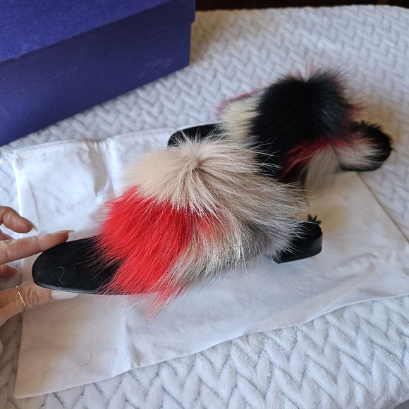 Stuart Weitzman Furgetit Fox Fur Flats Multicolored Mules Size M5.5 - Picture 3 of 17